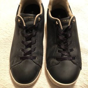 Skechers Los Angeles Street tennis shoes